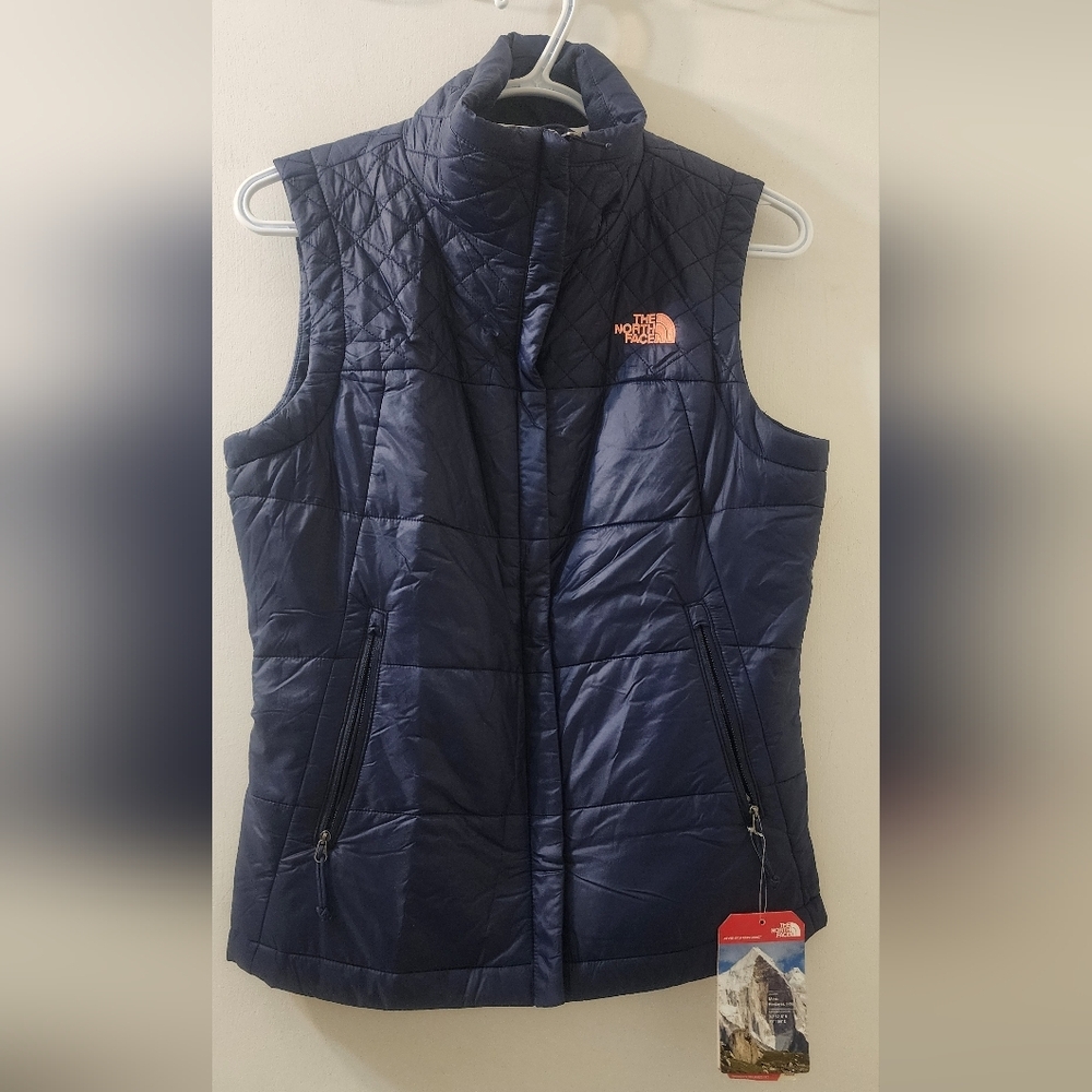 New The North Face Women's Navy Quilted Vest, Size Small Petite.
